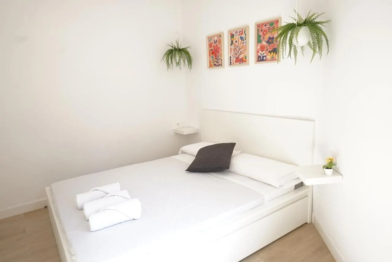 Playa, Piscina Y Relax En Este Coqueto Apartamento En Nerja