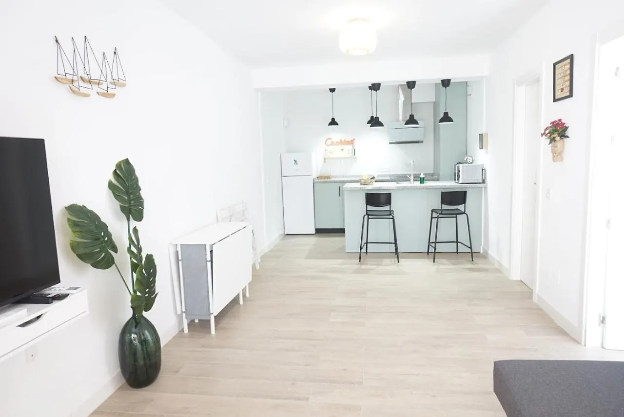 Playa, Piscina Y Relax En Este Coqueto Apartamento En Nerja